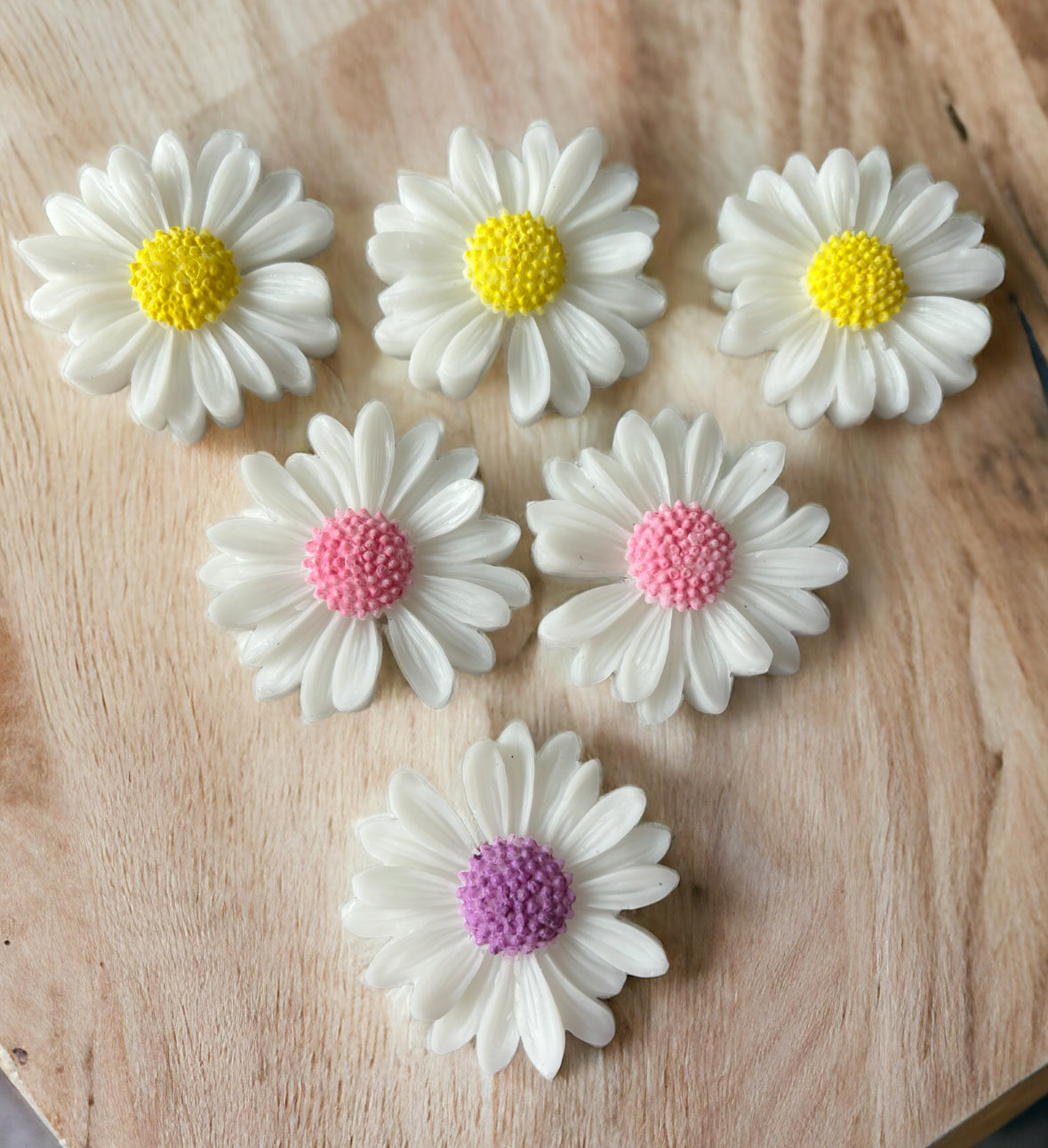 Daisy Wax Melts In Tub