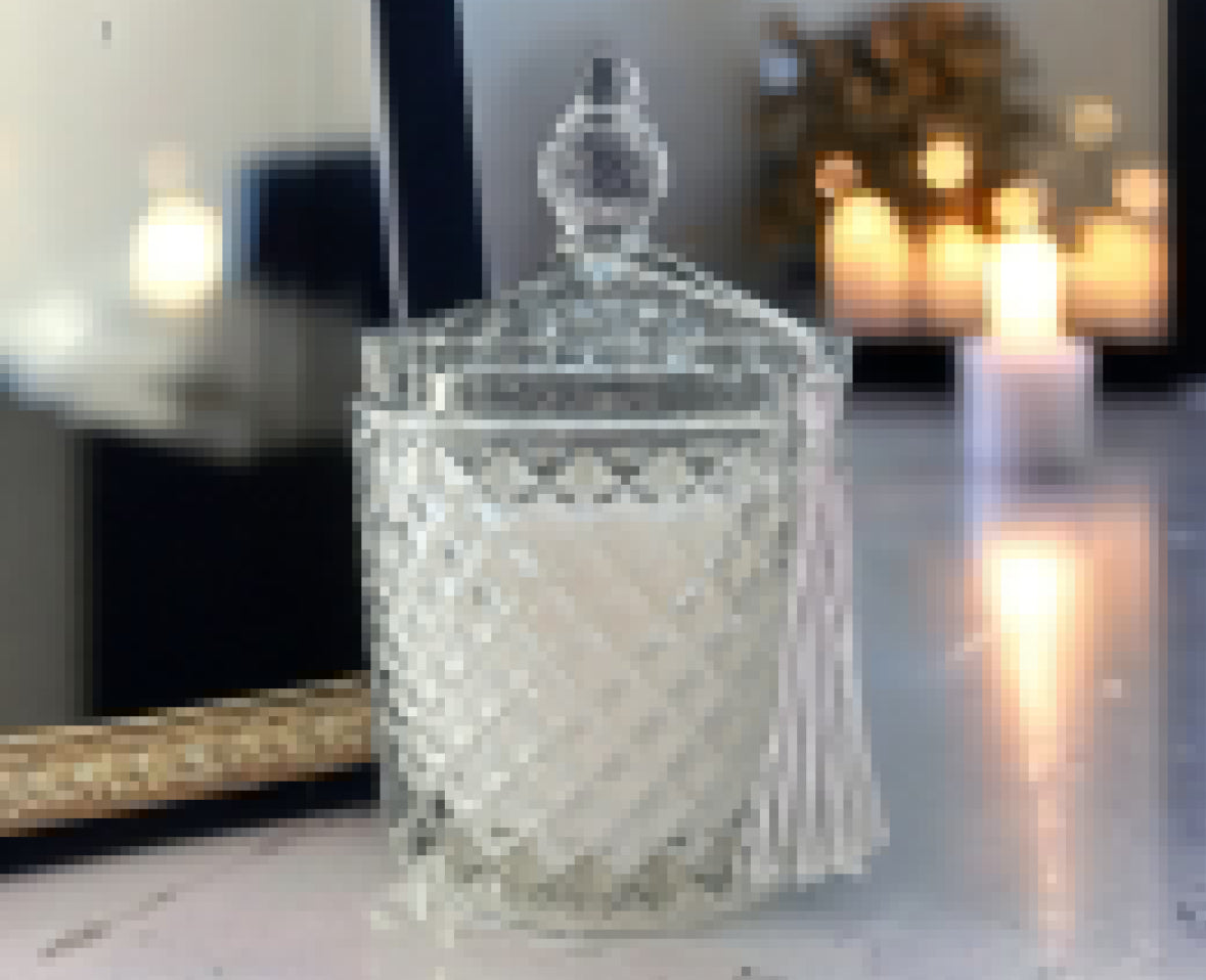 Cut glass jar Scented
Handmade candle