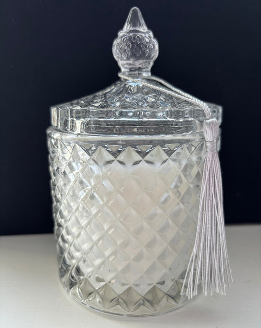 Cut glass jar Scented
Handmade candle